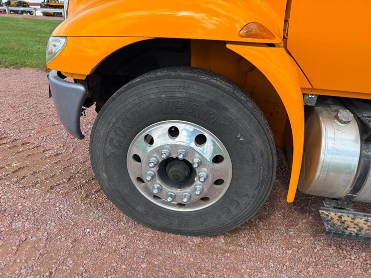 international-durastar-4300-image-9