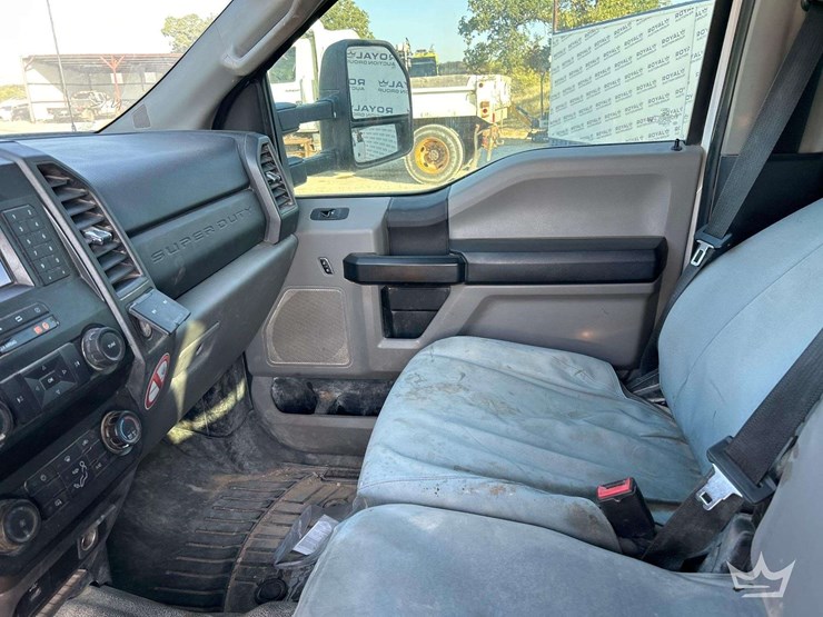 2021-ford-f450-image-18