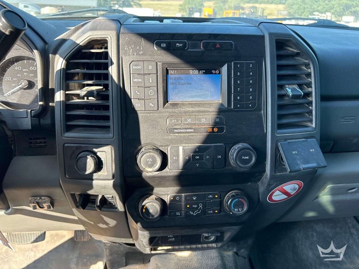 2021-ford-f450-image-16