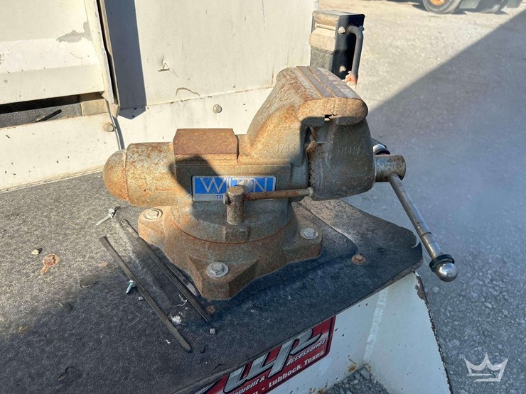 2021-ford-f450-image-27