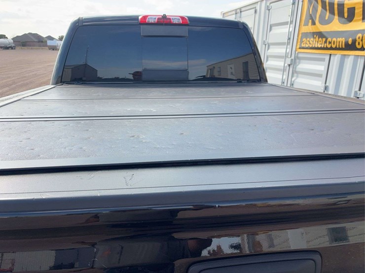 2015-chevrolet-silverado-1500-high-country-image-18