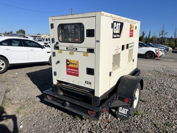 2011-caterpillar-xq30-image-3