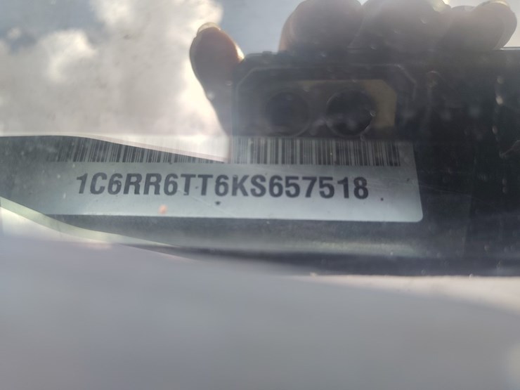 2019-ram-1500-classic-image-10