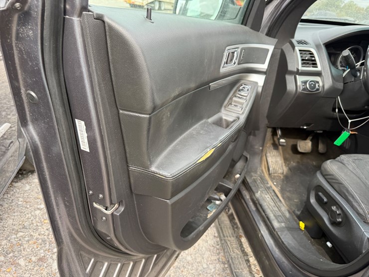 2012-ford-explorer-xlt-image-47