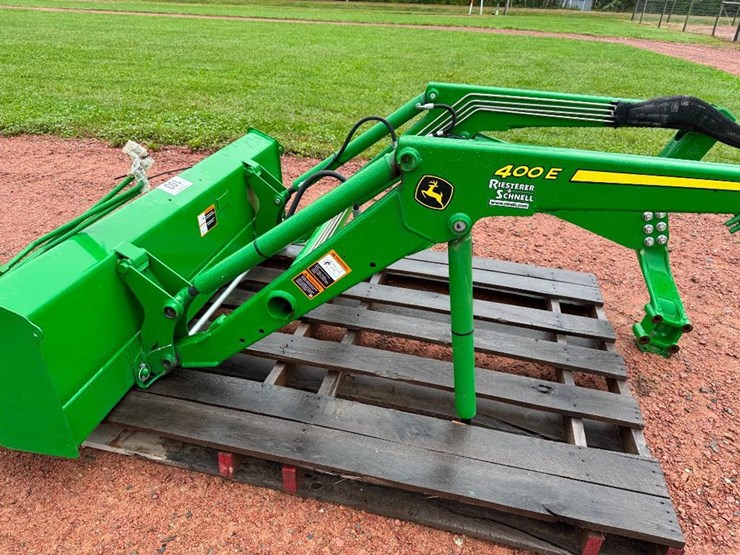2022-john-deere-400e-image-7