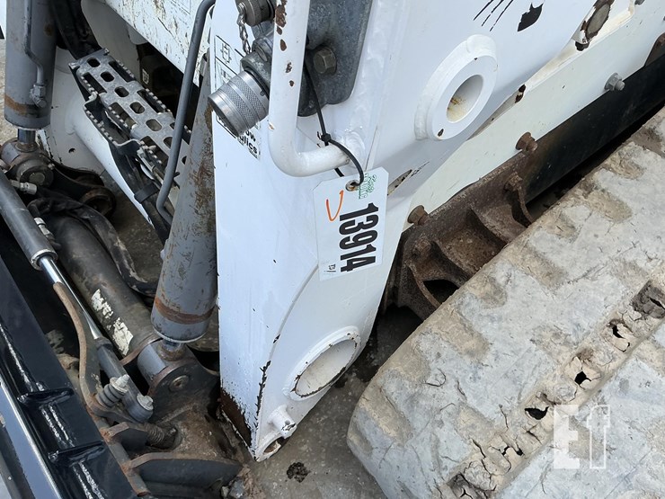 2016-bobcat-t870-image-21