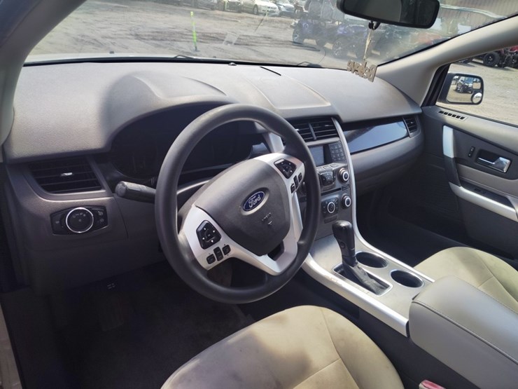 2011-ford-edge-se-image-7