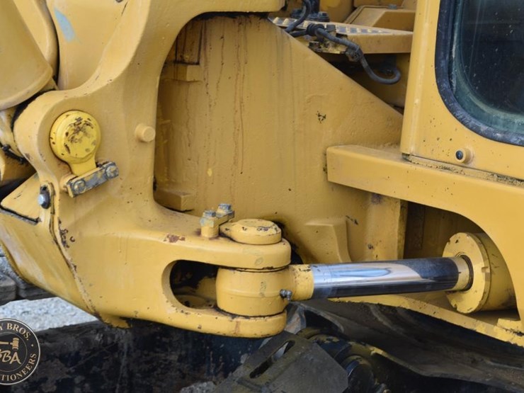 2010-komatsu-pc88mr-8-image-28