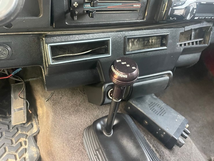 1993-jeep-wrangler-image-28