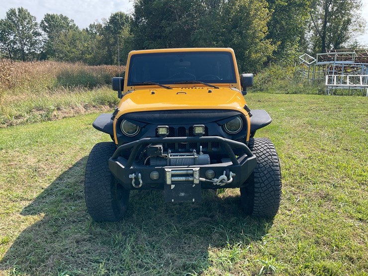 2012-jeep-wrangler-image-2