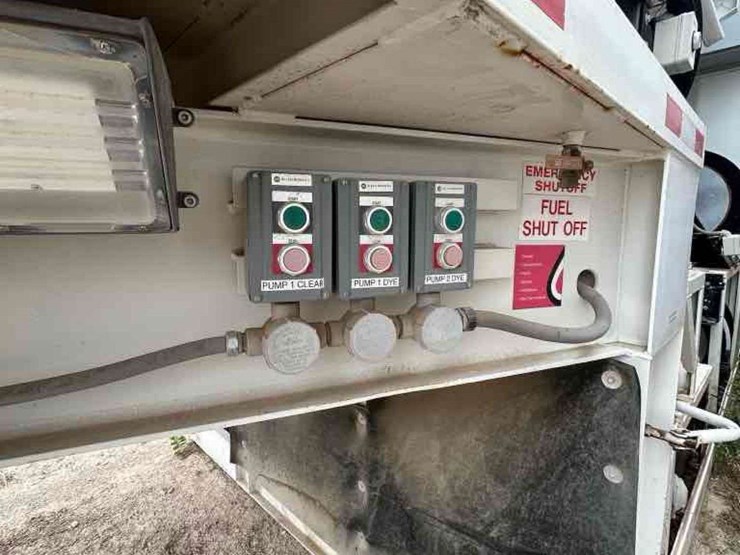 2014-safe-arm-pilot-thomas-logistics-t/a-dual-fuel-wall-fuel-station-image-8