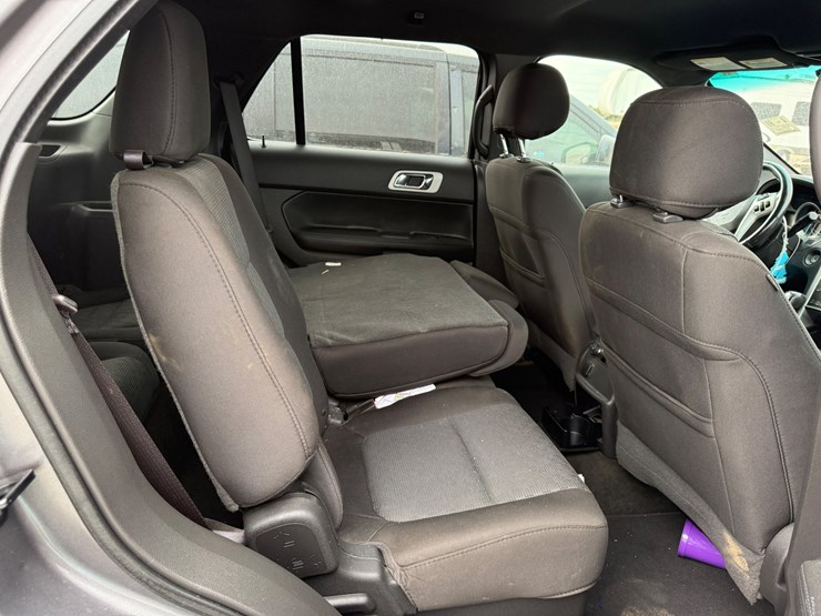 2012-ford-explorer-xlt-image-19
