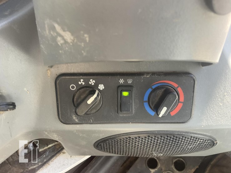 2021-bobcat-t770-image-16