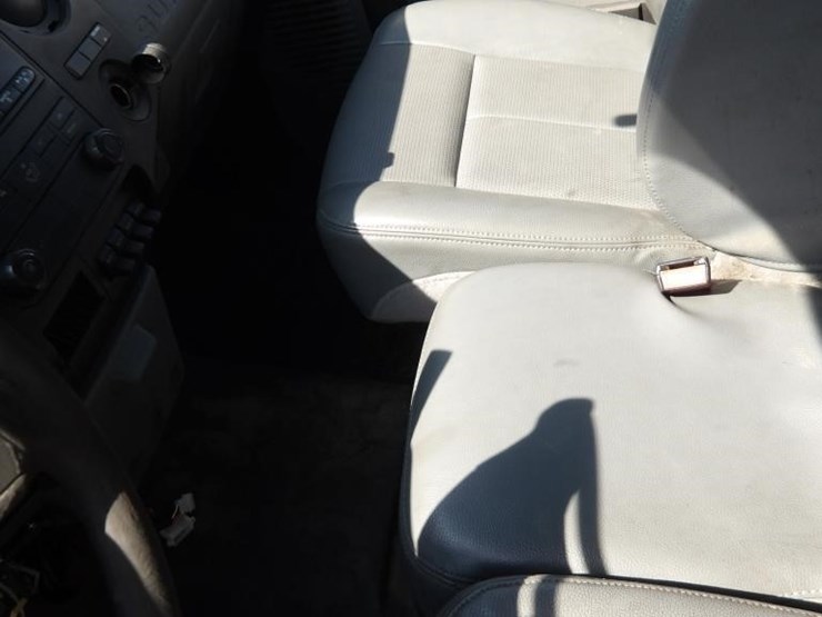 2016-ford-f550-image-30