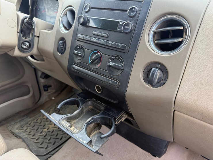 2004-ford-f150-xlt-image-32