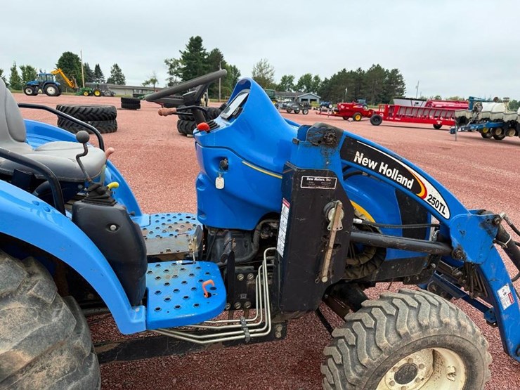 2008-new-holland-250tl-image-13