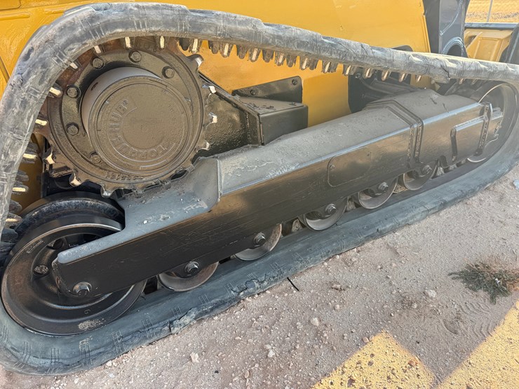 2016-deere-333g-image-11