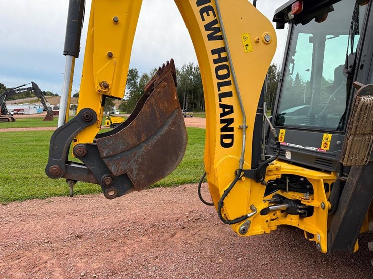 new-holland-b75d-image-30