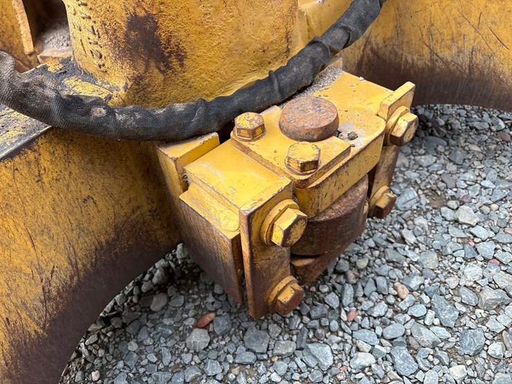 caterpillar-d5m-lgp-image-29