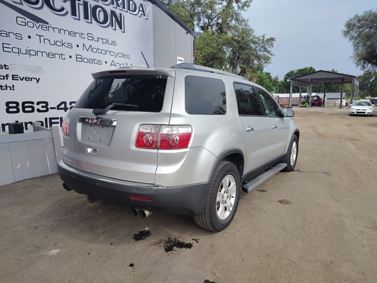 2010-gmc-acadia-image-5