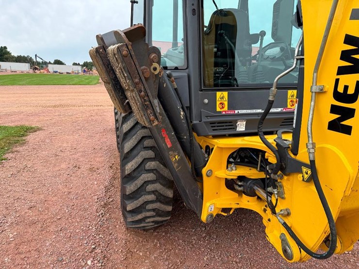 new-holland-b75d-image-25
