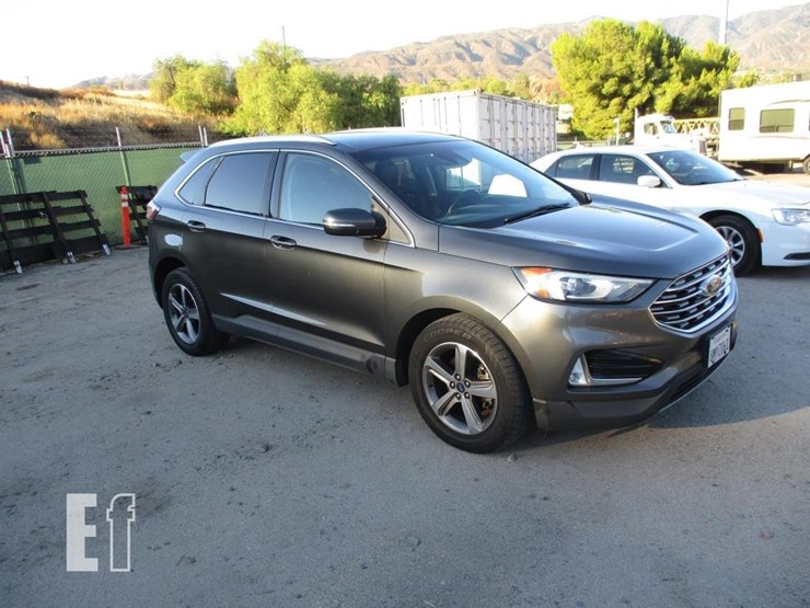 2019-ford-edge-sel-image-2
