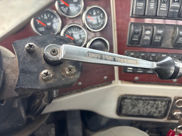 2013-western-star-4900sb-image-52