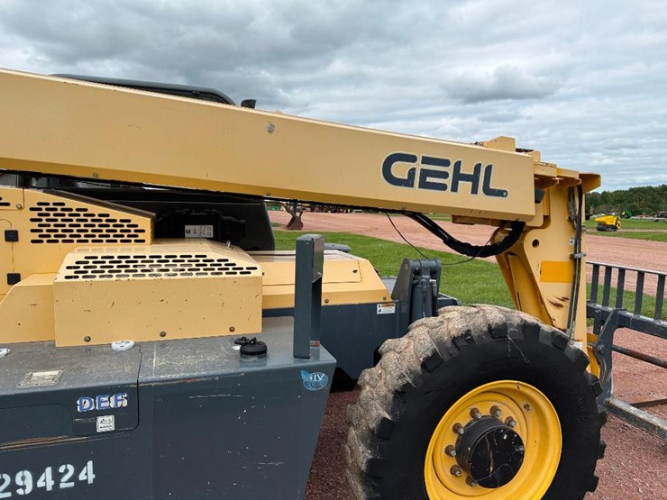 2017-gehl-rs8-42-image-19
