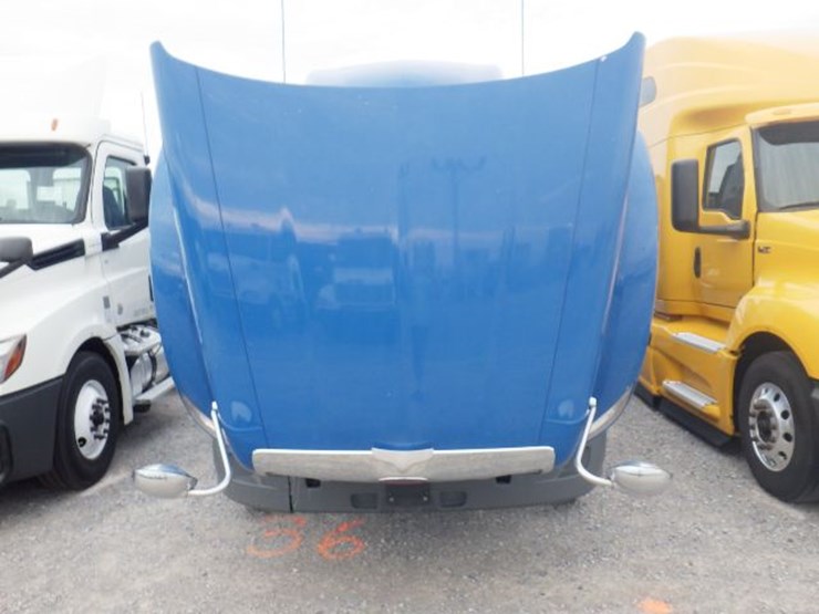 2019-peterbilt-579-image-28
