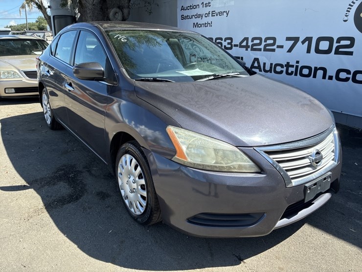 2015-nissan-sentra-s-runs/moves-image-2
