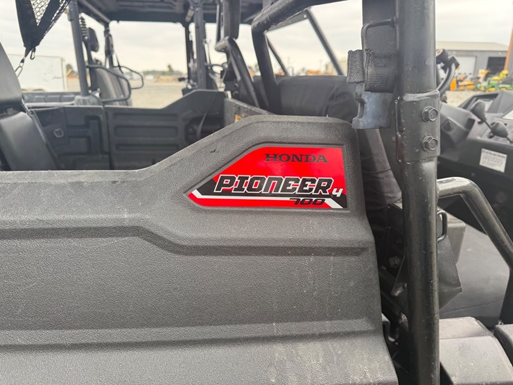 2014-honda-pioneer-700-image-24