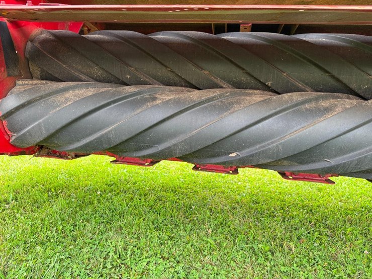 2013-new-holland-h7460-image-24