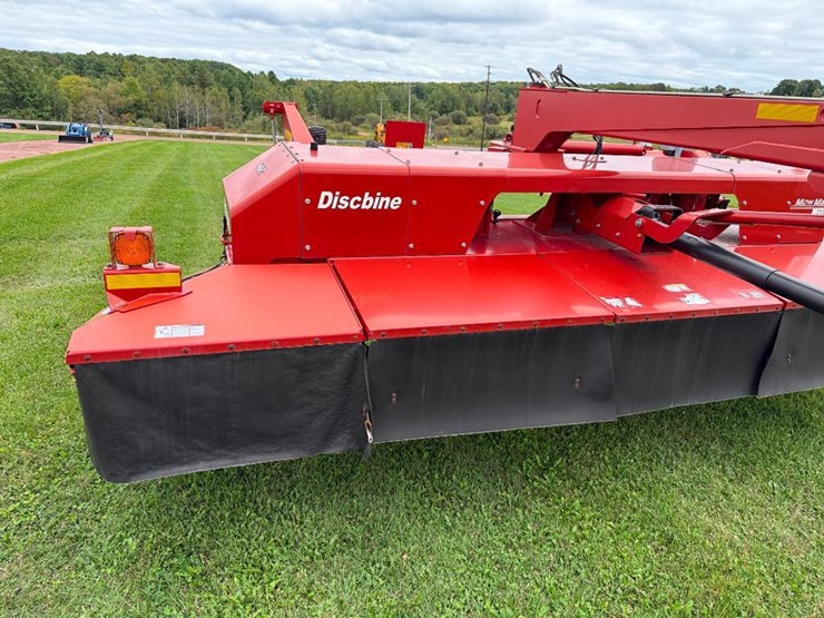 2013-new-holland-h7460-image-17