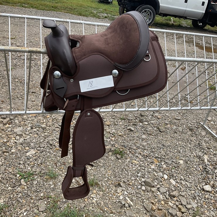 #18 • Western synthetic 12in. Saddle