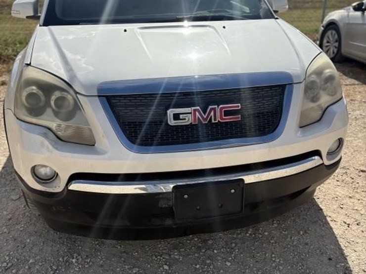 2008-gmc-acadia-image-2