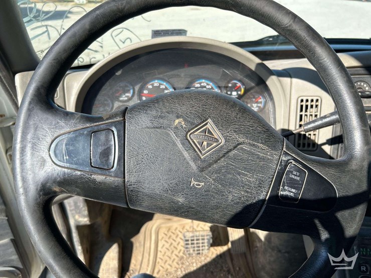 2014-international-durastar-4300-image-13