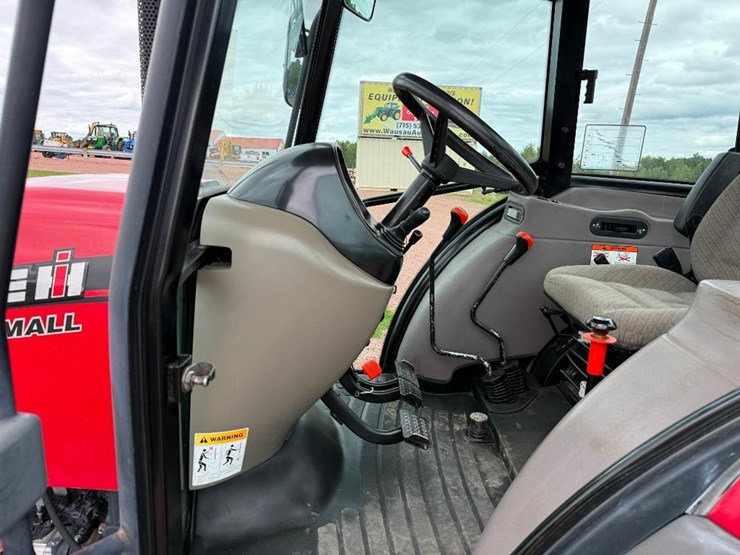case-ih-farmall-95-image-37