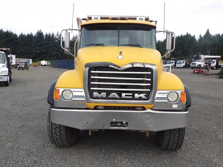 2007-mack-cv713-granite-5-axle-dump-truck-image-8