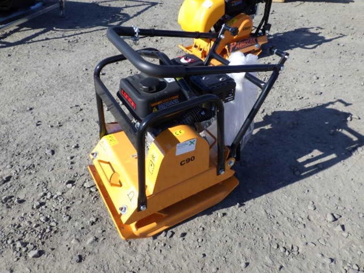 c90-plate-compactor-image-1