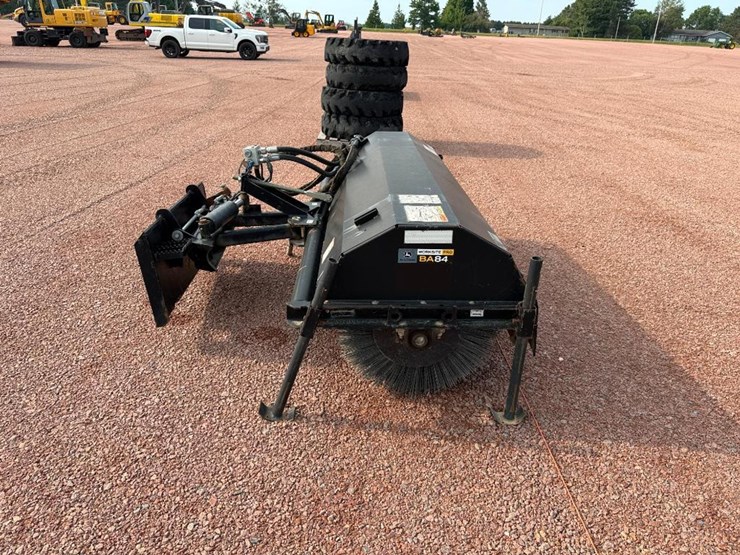 john-deere-84-image-3
