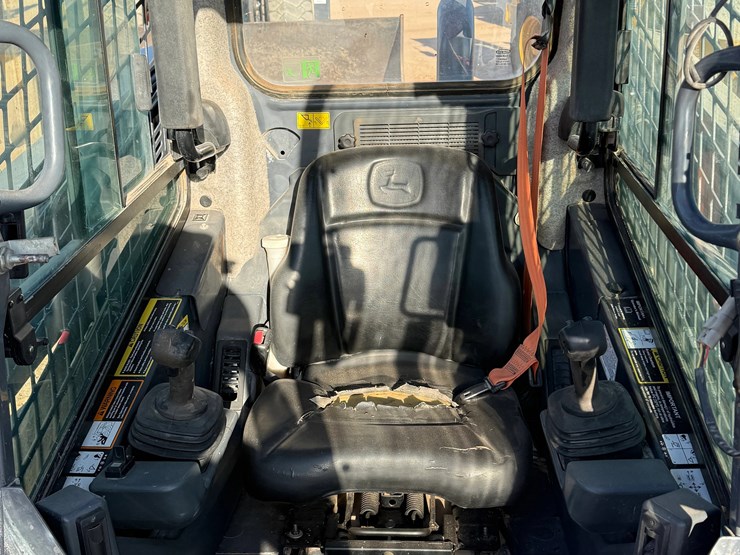 2016-deere-333g-image-7