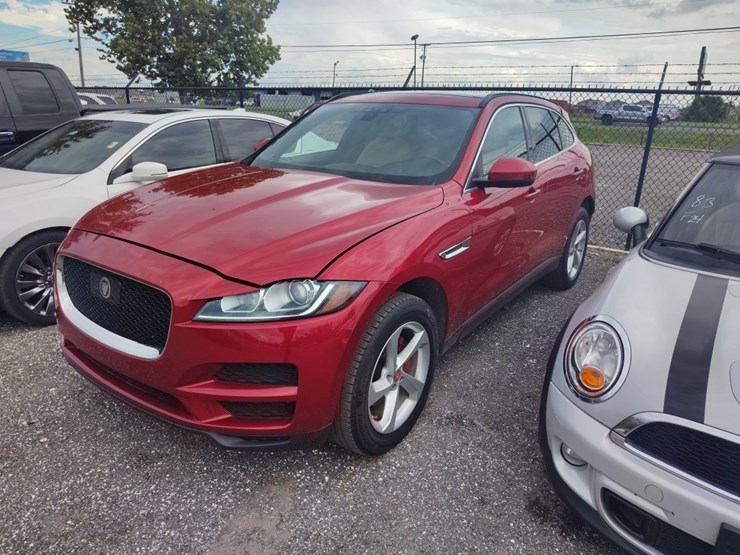 2019-jaguar-f-pace-runs/trans-issue-25t-premi-image-4