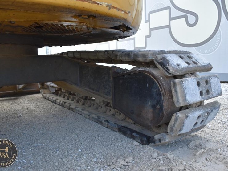 2010-komatsu-pc88mr-8-image-38
