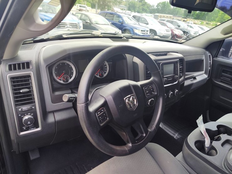 2015-dodge-1500-image-7