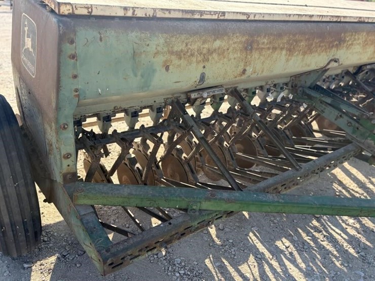 john-deere-8300-image-7