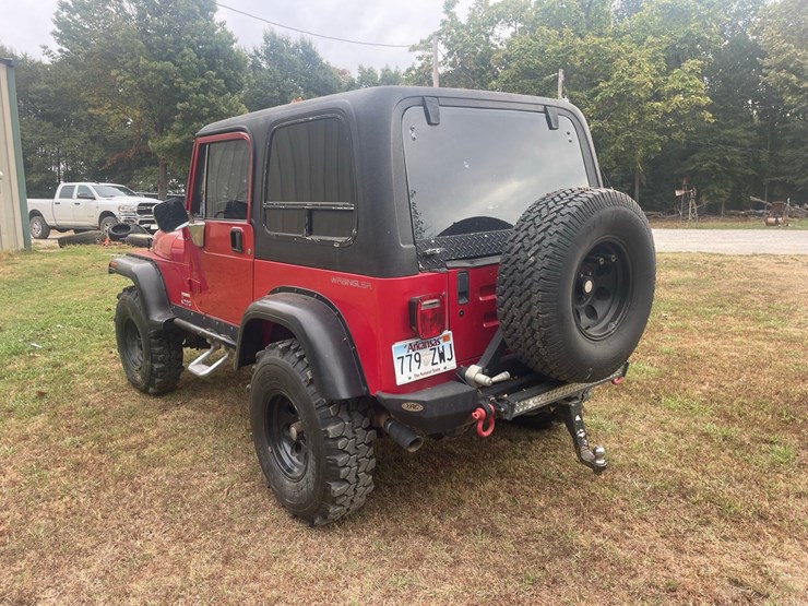 1993-jeep-wrangler-image-4