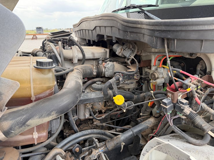 2012-international-durastar-4300-image-14