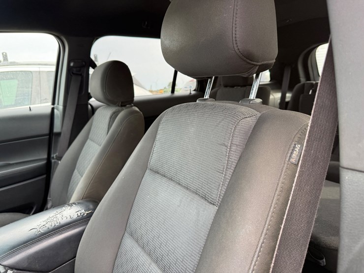 2012-ford-explorer-xlt-image-52