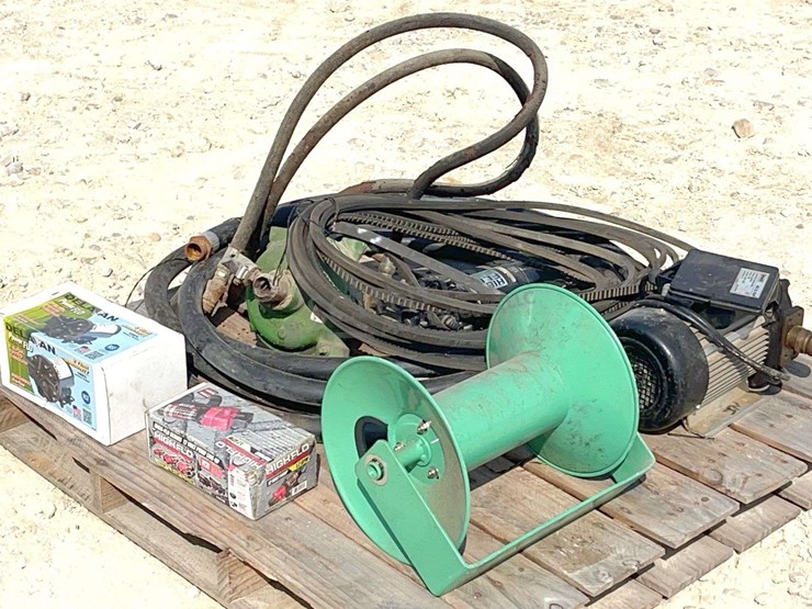 group-of-pumps,-hoses-&-hose-reel-image-4