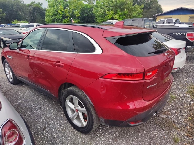 2019-jaguar-f-pace-runs/trans-issue-25t-premi-image-5